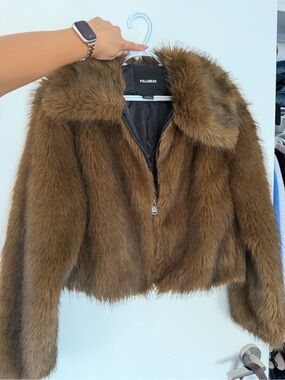 Pull&Bear Women's Brown Faux Fur Cropped Zip Jacket